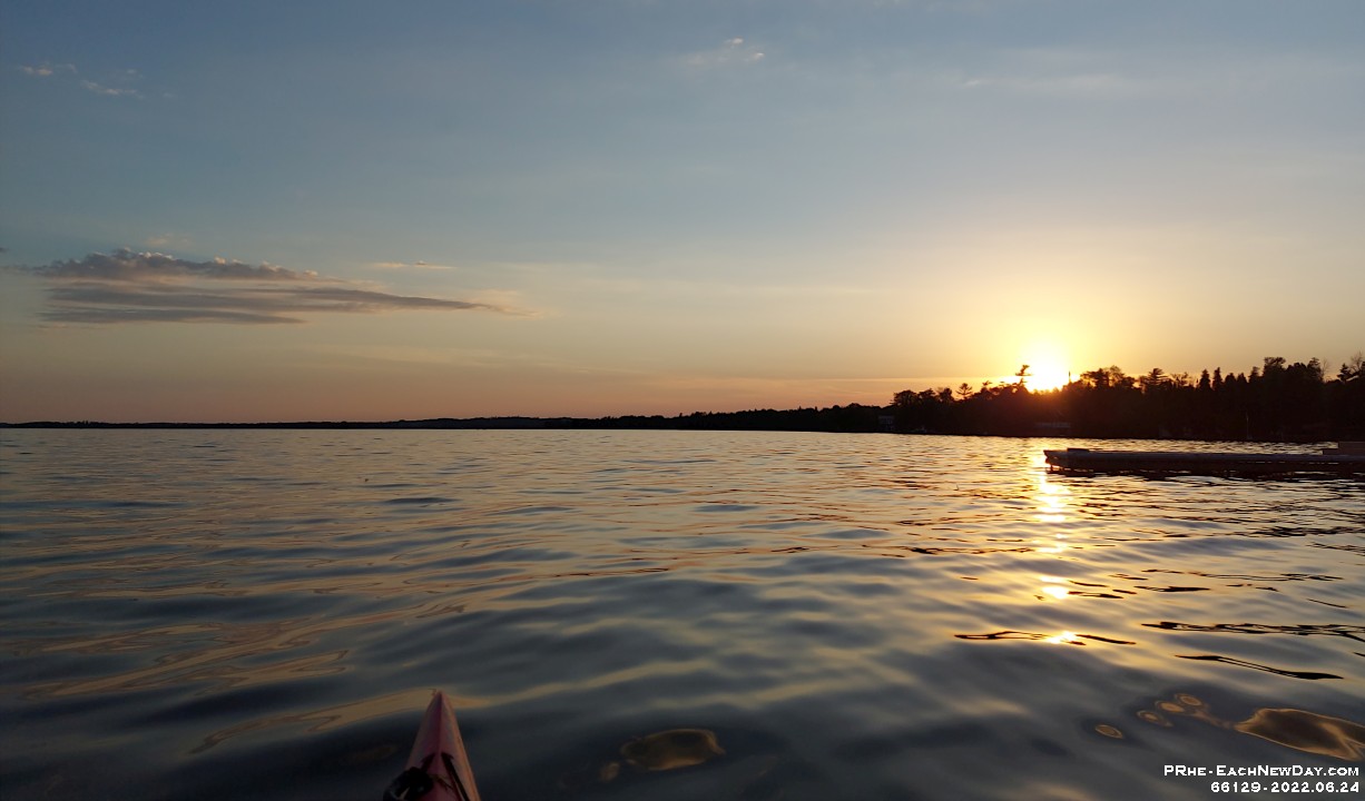 66129RoCrNrUsmRe - Sunset paddle with Lynn - Nick at the cottage